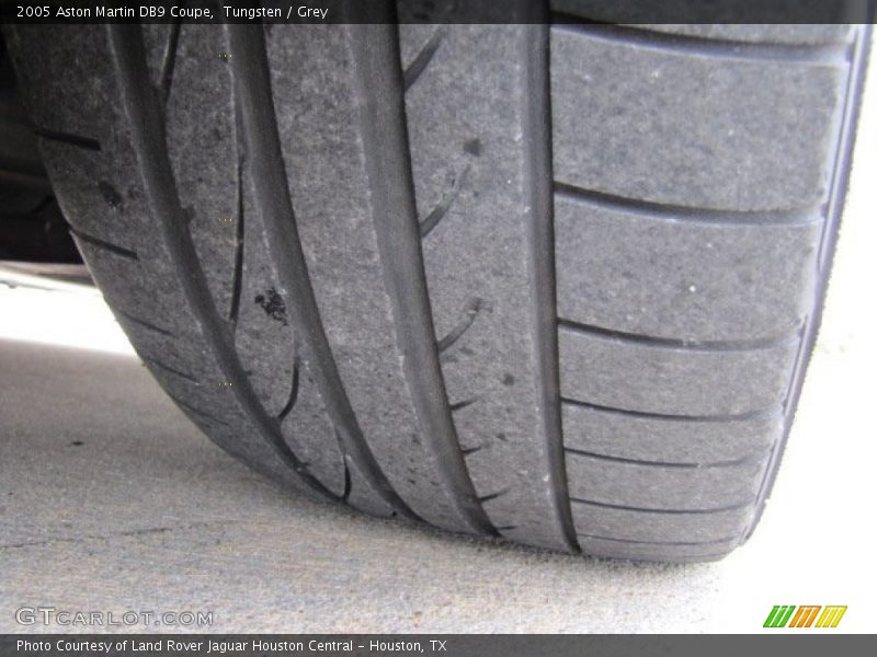 Tungsten / Grey 2005 Aston Martin DB9 Coupe