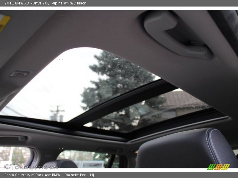 Alpine White / Black 2011 BMW X3 xDrive 28i