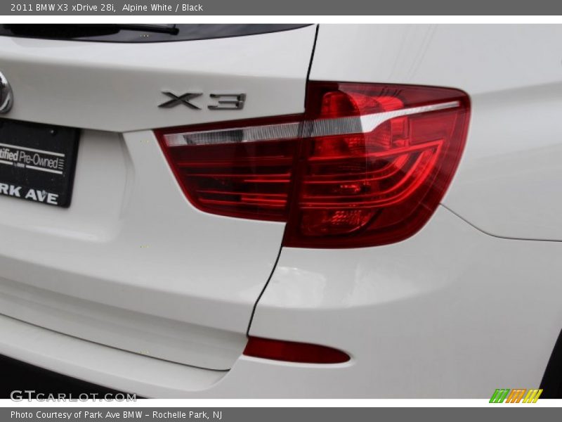 Alpine White / Black 2011 BMW X3 xDrive 28i