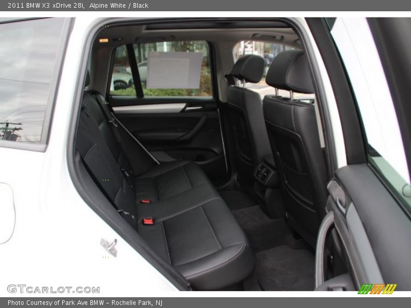 Alpine White / Black 2011 BMW X3 xDrive 28i