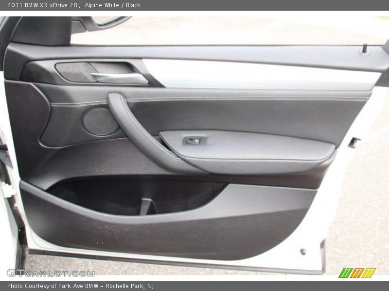 Alpine White / Black 2011 BMW X3 xDrive 28i