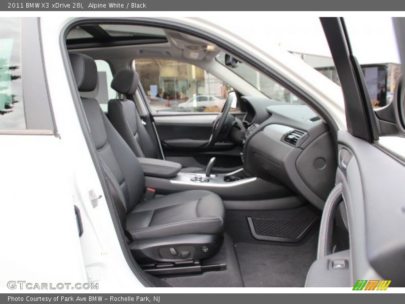 Alpine White / Black 2011 BMW X3 xDrive 28i