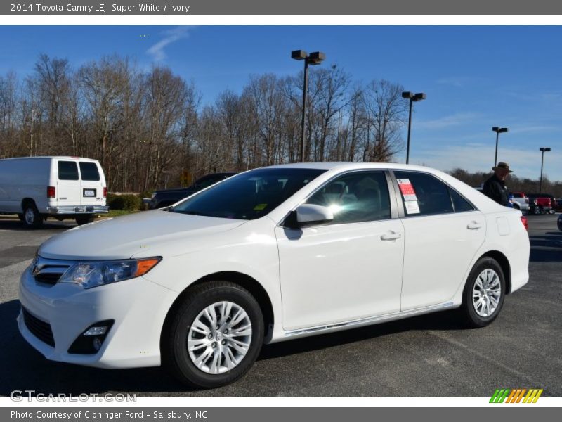 Super White / Ivory 2014 Toyota Camry LE