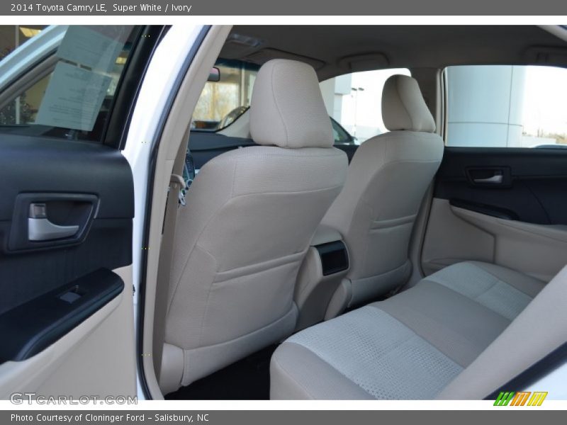 Super White / Ivory 2014 Toyota Camry LE