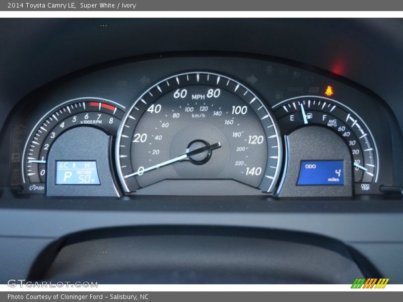 Super White / Ivory 2014 Toyota Camry LE
