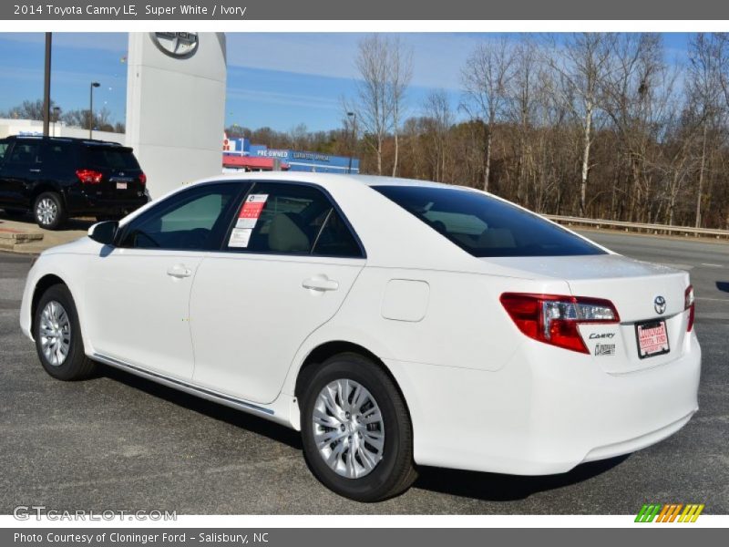 Super White / Ivory 2014 Toyota Camry LE