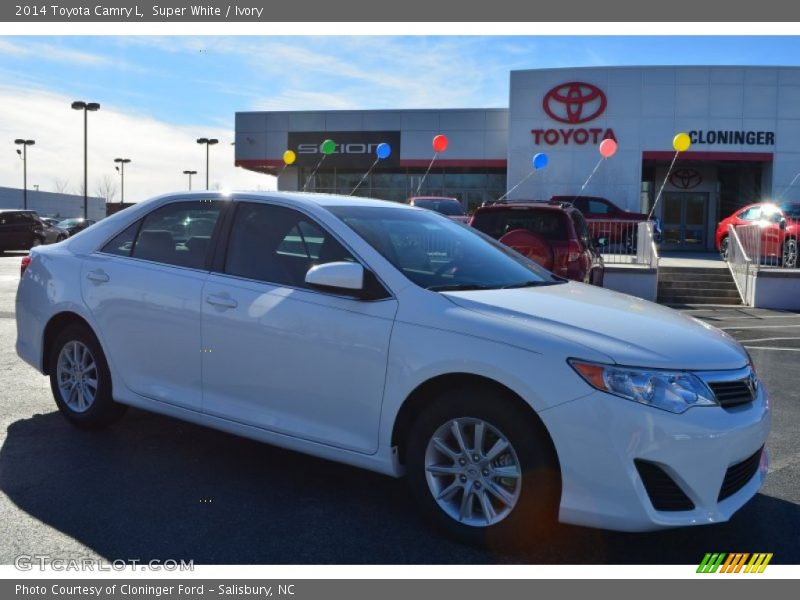 Super White / Ivory 2014 Toyota Camry L