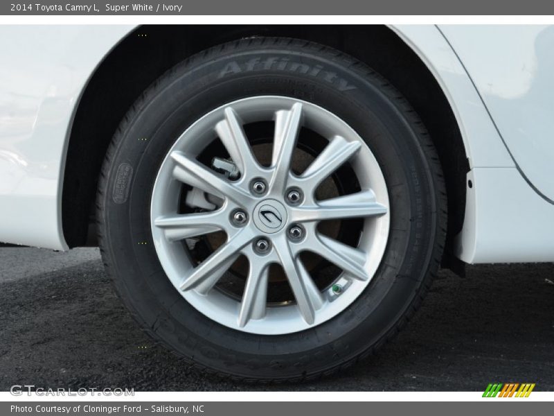 Super White / Ivory 2014 Toyota Camry L