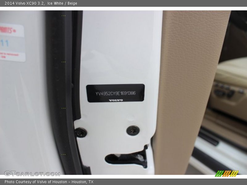 Ice White / Beige 2014 Volvo XC90 3.2
