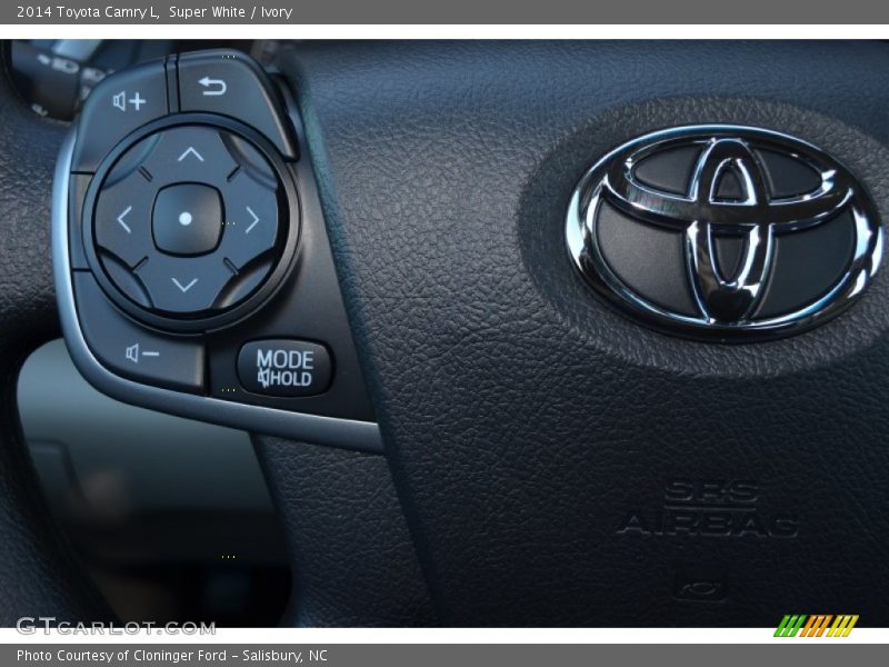 Super White / Ivory 2014 Toyota Camry L
