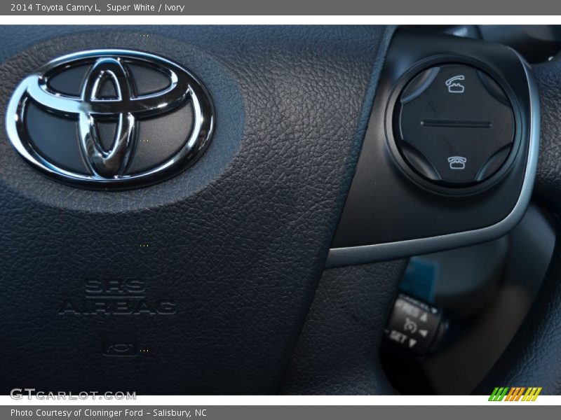 Super White / Ivory 2014 Toyota Camry L