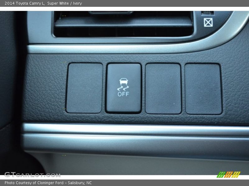 Super White / Ivory 2014 Toyota Camry L