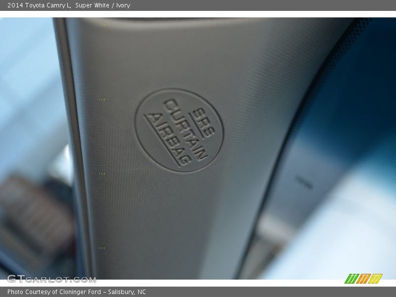 Super White / Ivory 2014 Toyota Camry L