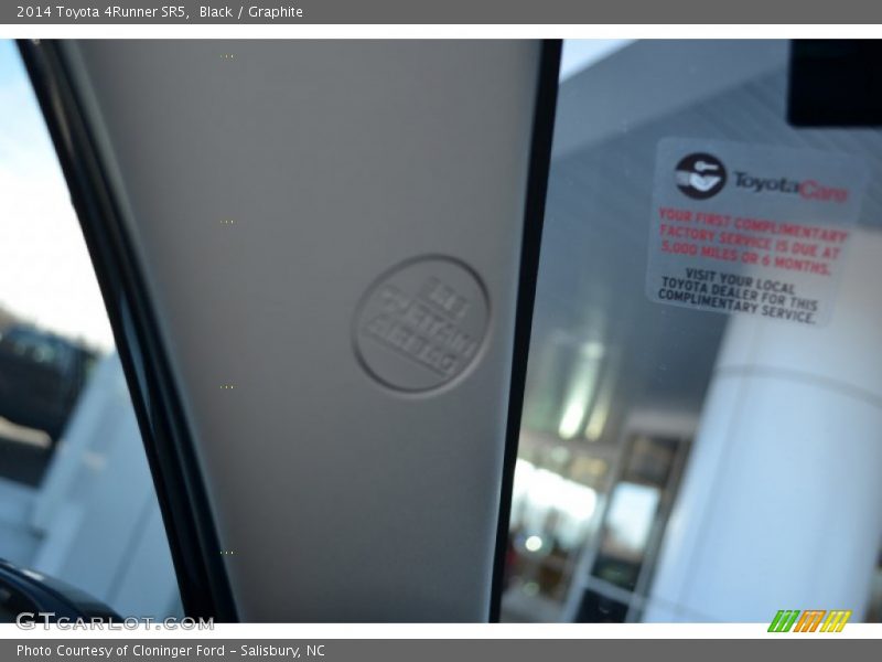 Black / Graphite 2014 Toyota 4Runner SR5