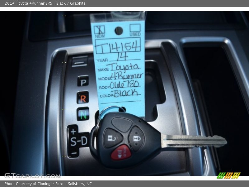 Black / Graphite 2014 Toyota 4Runner SR5