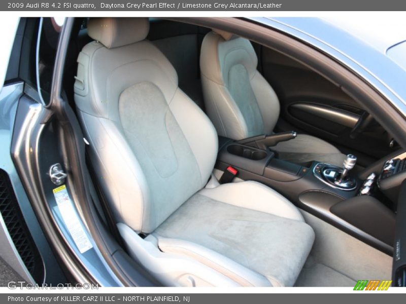 Front Seat of 2009 R8 4.2 FSI quattro