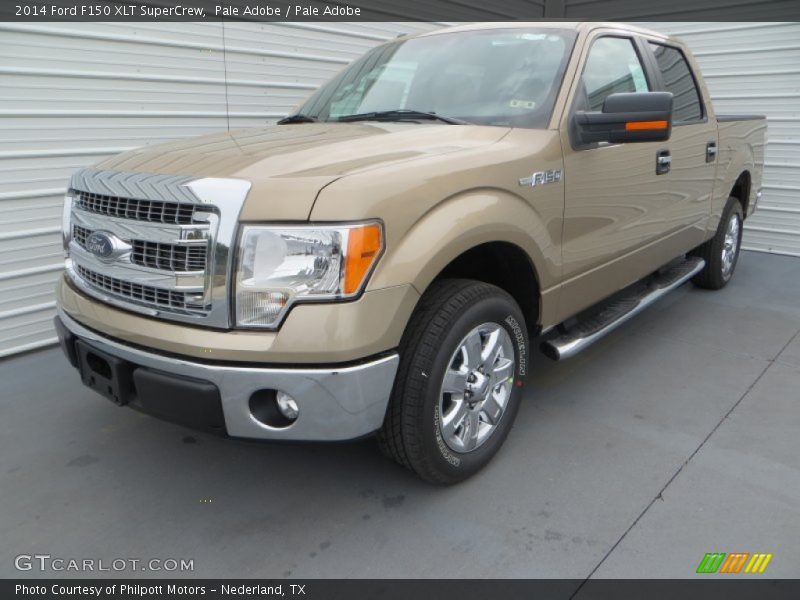 Front 3/4 View of 2014 F150 XLT SuperCrew