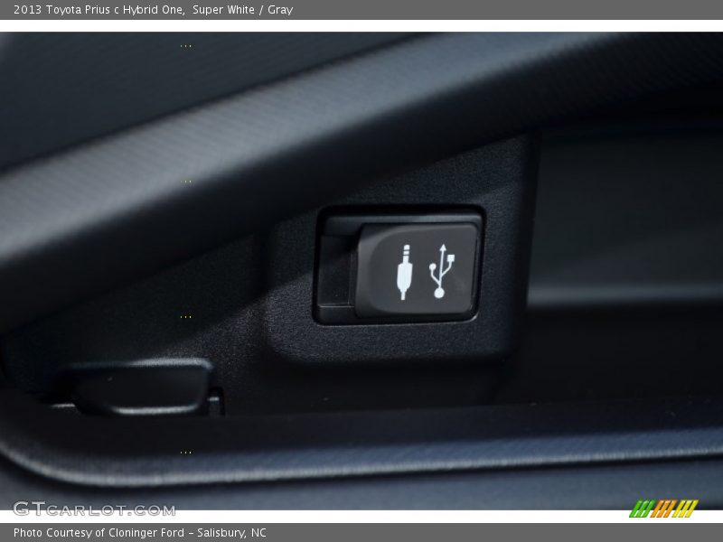 Super White / Gray 2013 Toyota Prius c Hybrid One