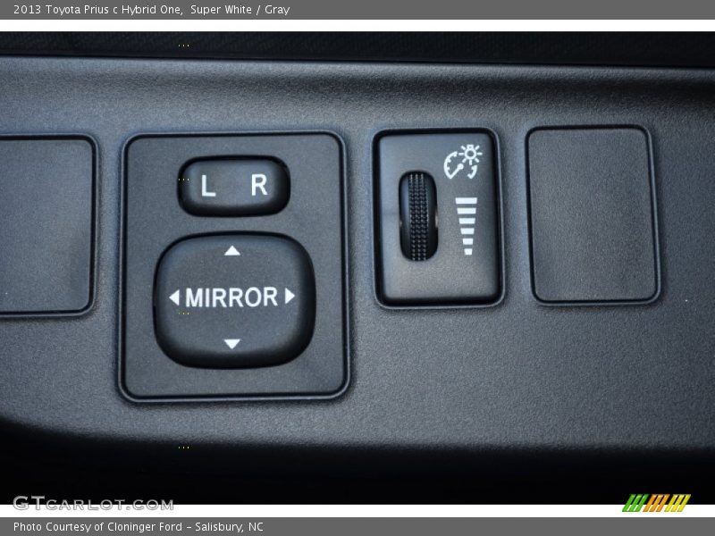 Super White / Gray 2013 Toyota Prius c Hybrid One
