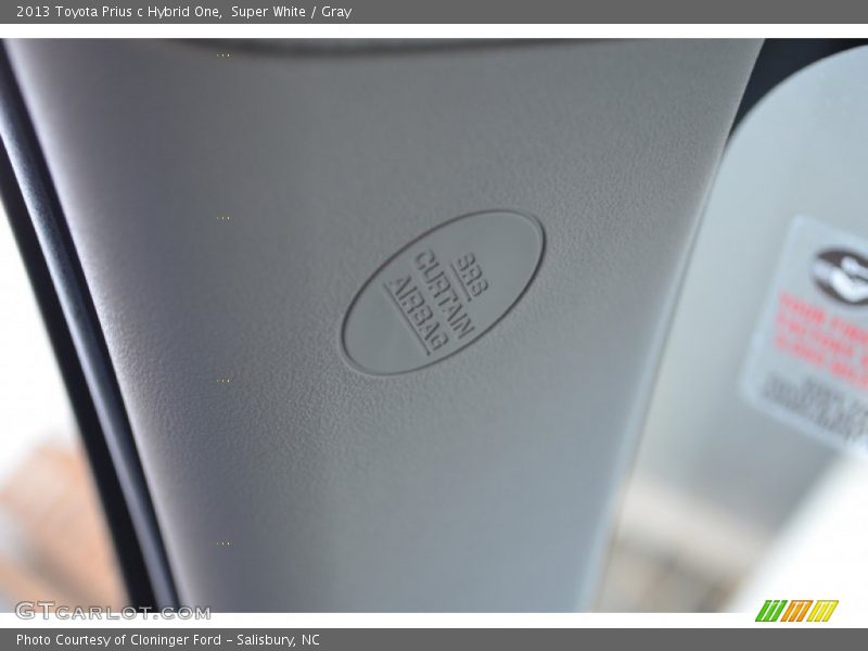 Super White / Gray 2013 Toyota Prius c Hybrid One