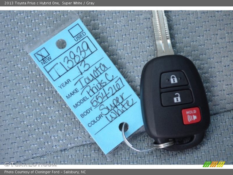 Super White / Gray 2013 Toyota Prius c Hybrid One