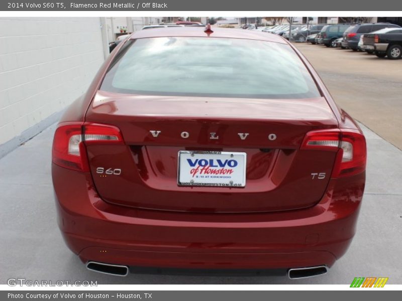 Flamenco Red Metallic / Off Black 2014 Volvo S60 T5