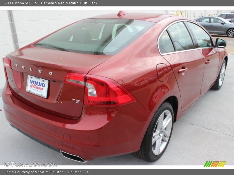Flamenco Red Metallic / Off Black 2014 Volvo S60 T5
