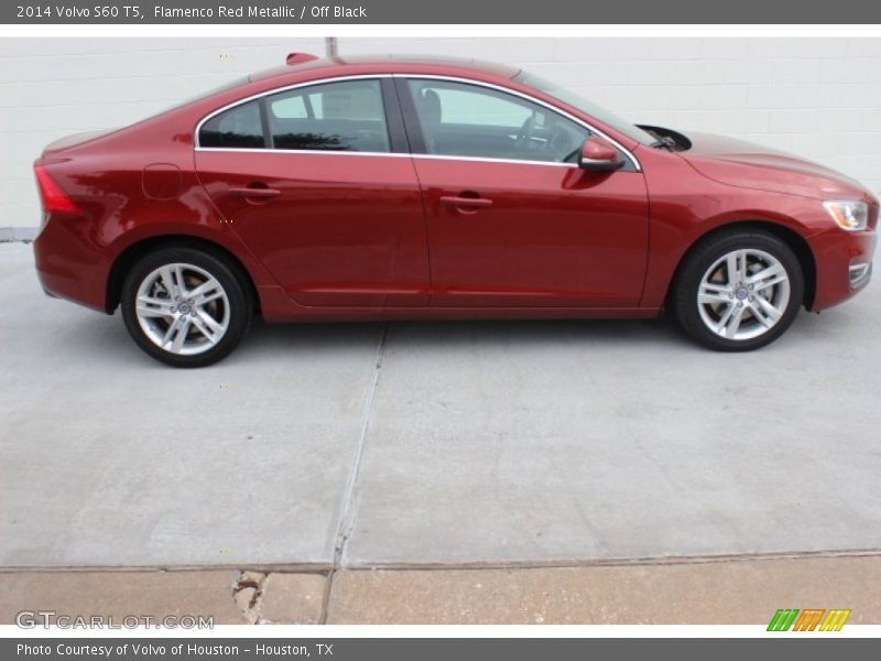Flamenco Red Metallic / Off Black 2014 Volvo S60 T5