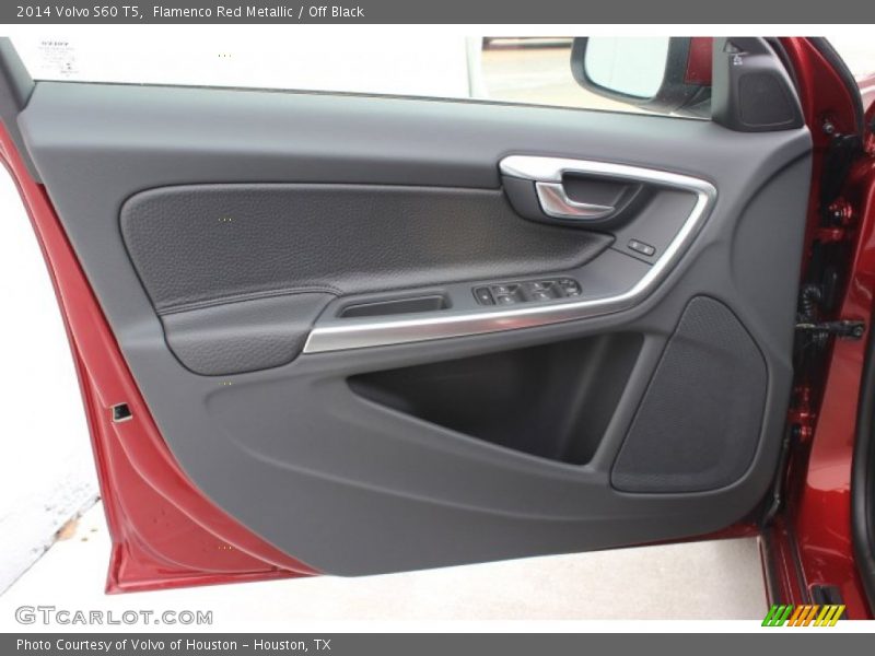 Flamenco Red Metallic / Off Black 2014 Volvo S60 T5