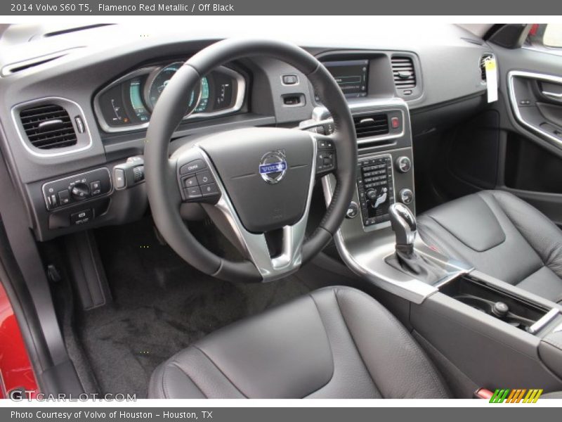 Flamenco Red Metallic / Off Black 2014 Volvo S60 T5
