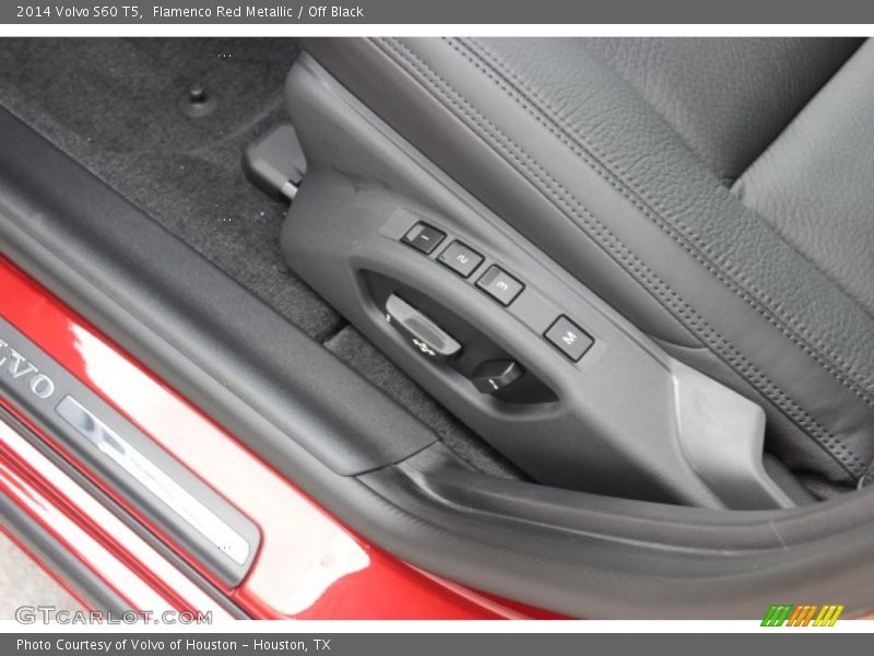 Flamenco Red Metallic / Off Black 2014 Volvo S60 T5