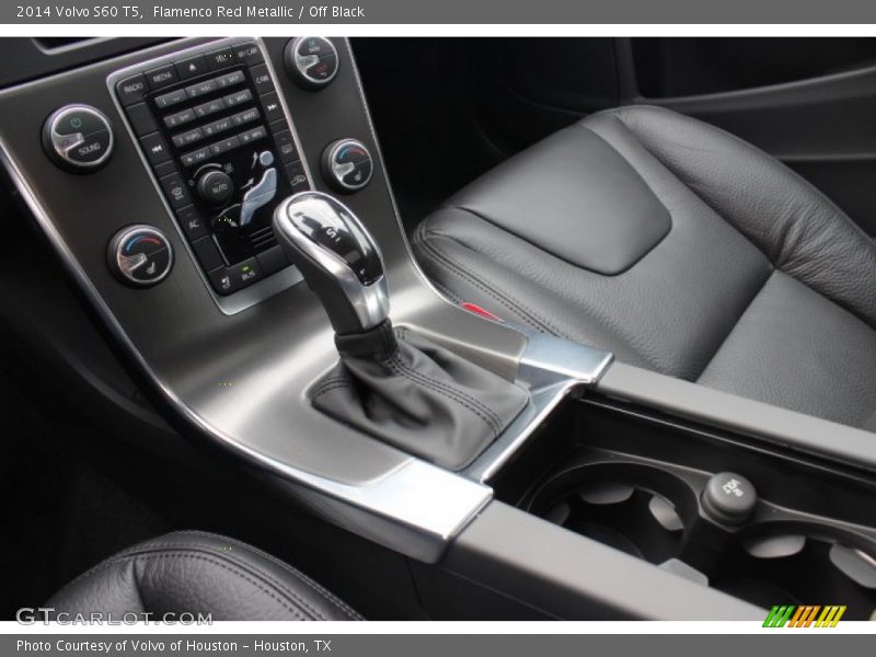 Flamenco Red Metallic / Off Black 2014 Volvo S60 T5
