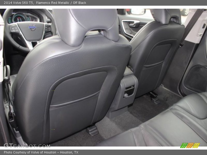 Flamenco Red Metallic / Off Black 2014 Volvo S60 T5