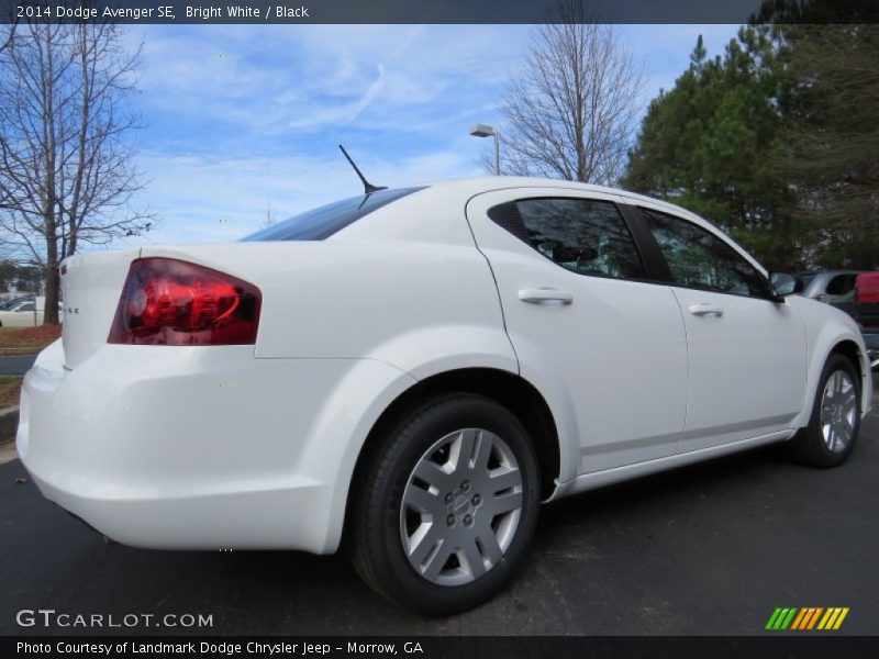 Bright White / Black 2014 Dodge Avenger SE