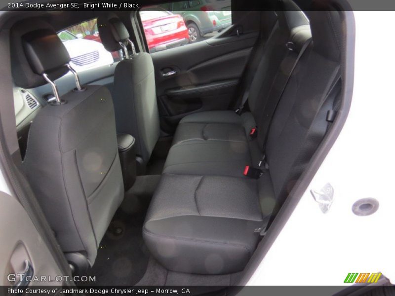 Bright White / Black 2014 Dodge Avenger SE