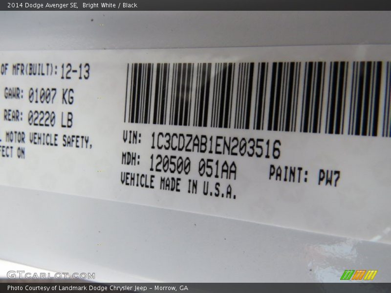 Bright White / Black 2014 Dodge Avenger SE