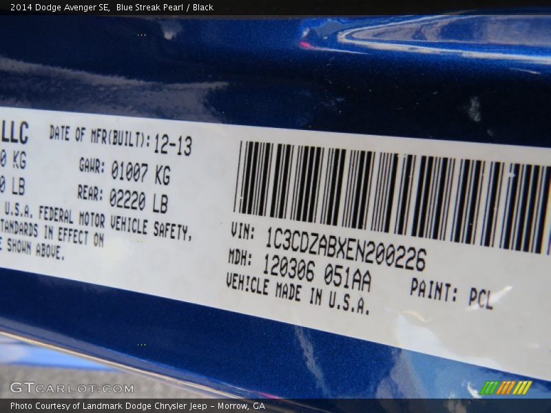Blue Streak Pearl / Black 2014 Dodge Avenger SE
