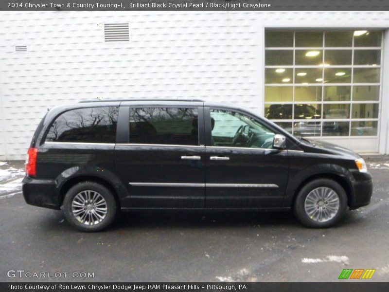 Brilliant Black Crystal Pearl / Black/Light Graystone 2014 Chrysler Town & Country Touring-L