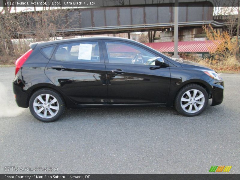 Ultra Black / Black 2012 Hyundai Accent SE 5 Door