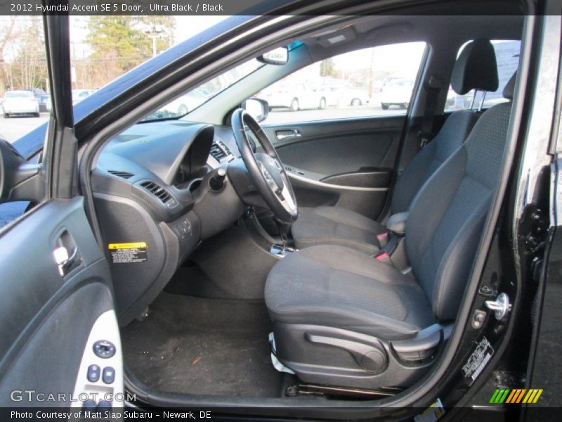 Ultra Black / Black 2012 Hyundai Accent SE 5 Door