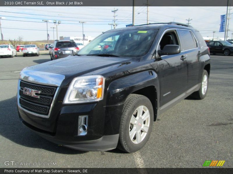 Front 3/4 View of 2010 Terrain SLE