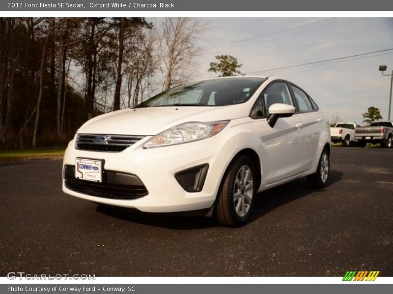 Oxford White / Charcoal Black 2012 Ford Fiesta SE Sedan