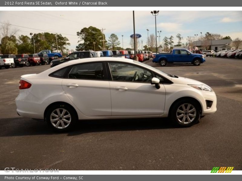 Oxford White / Charcoal Black 2012 Ford Fiesta SE Sedan