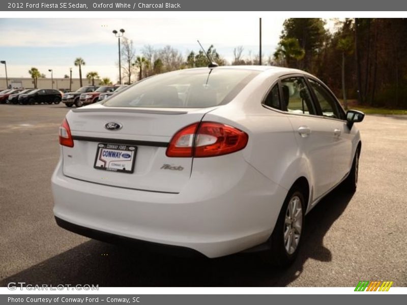 Oxford White / Charcoal Black 2012 Ford Fiesta SE Sedan