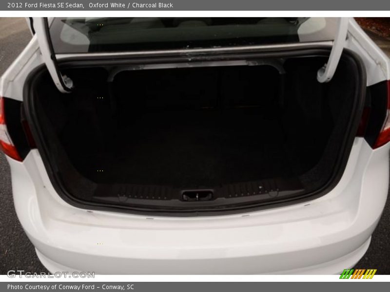 Oxford White / Charcoal Black 2012 Ford Fiesta SE Sedan