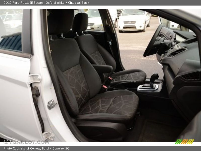 Oxford White / Charcoal Black 2012 Ford Fiesta SE Sedan