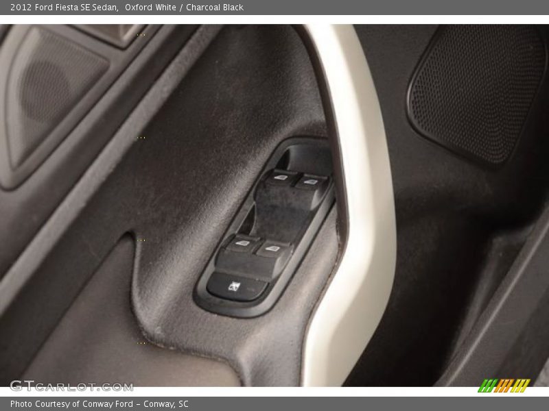Oxford White / Charcoal Black 2012 Ford Fiesta SE Sedan