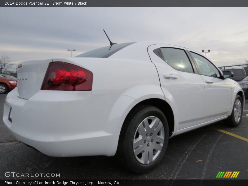 Bright White / Black 2014 Dodge Avenger SE