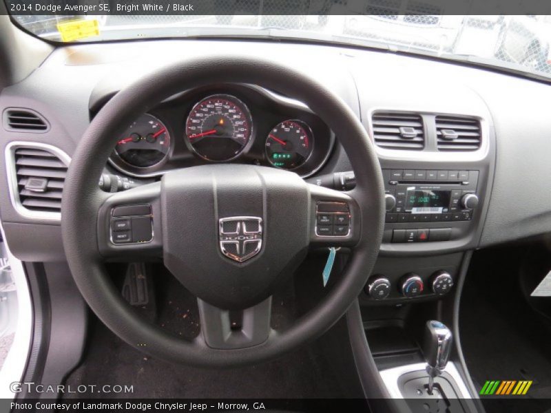 Bright White / Black 2014 Dodge Avenger SE