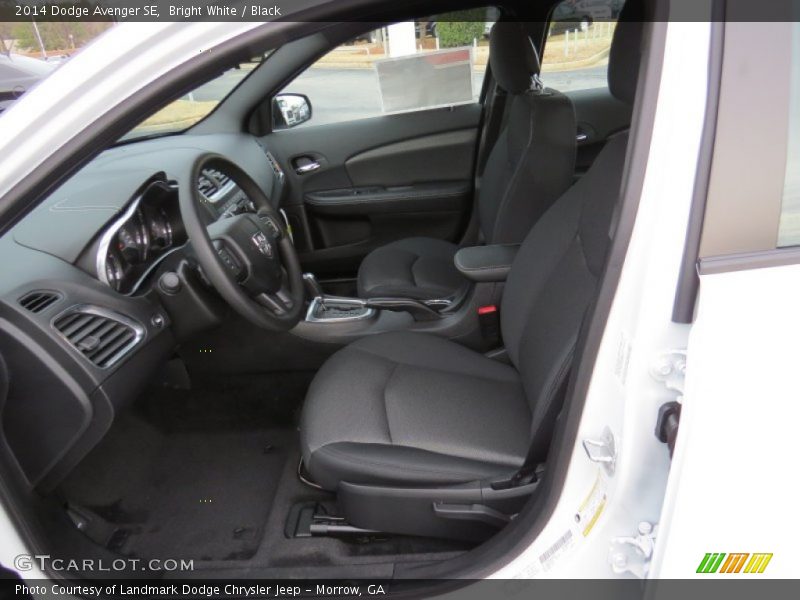 Bright White / Black 2014 Dodge Avenger SE
